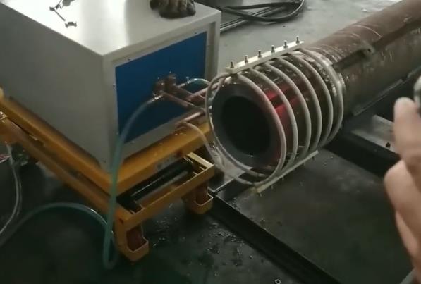 感应加热设备加热使口径扩大来实现热套，热装配