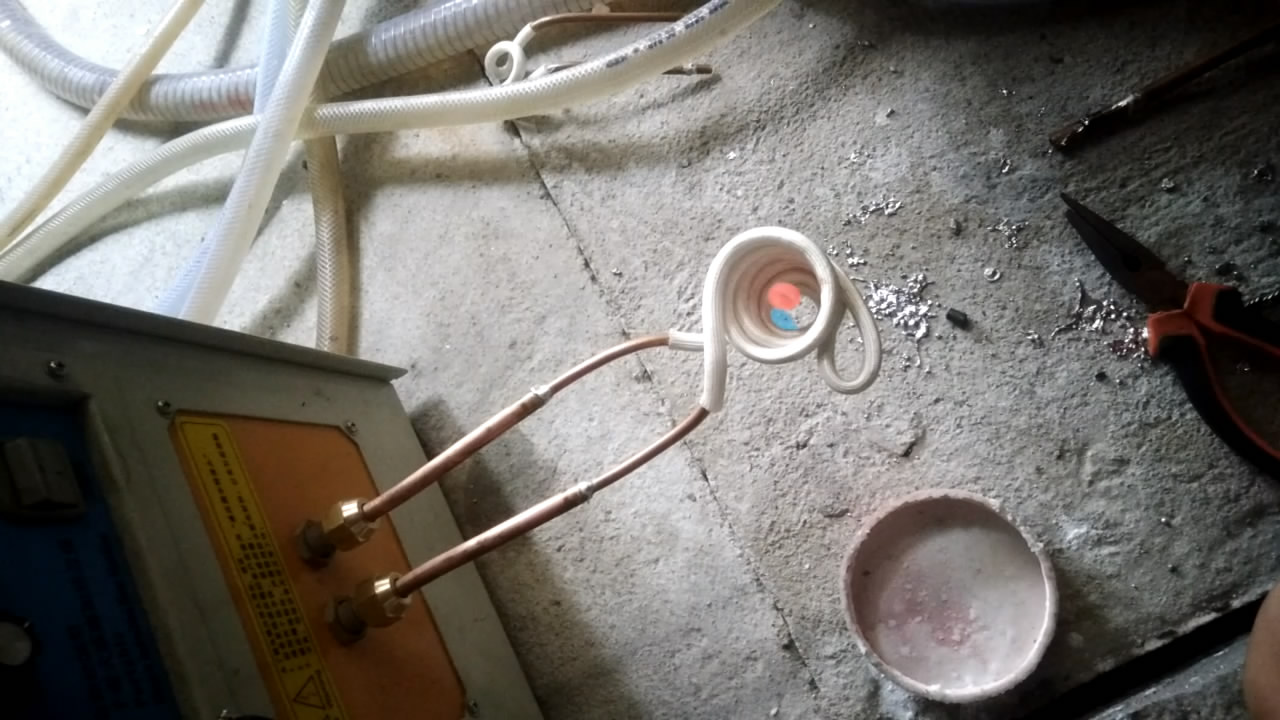 选择高频淬火设备的电流频率时，需要计算吗？